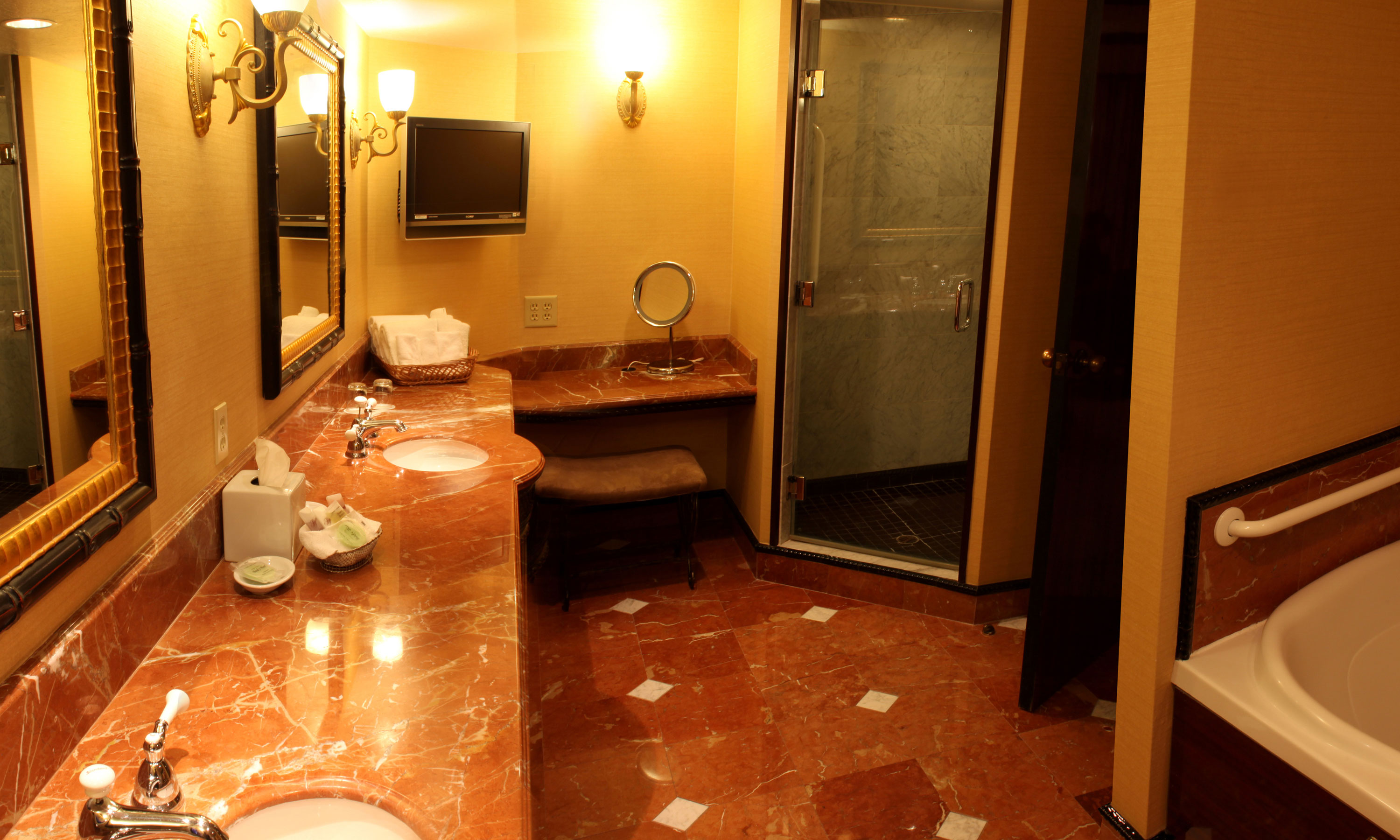 North & West Wing Parlor King Room Peppermill Resort Hotel, Reno