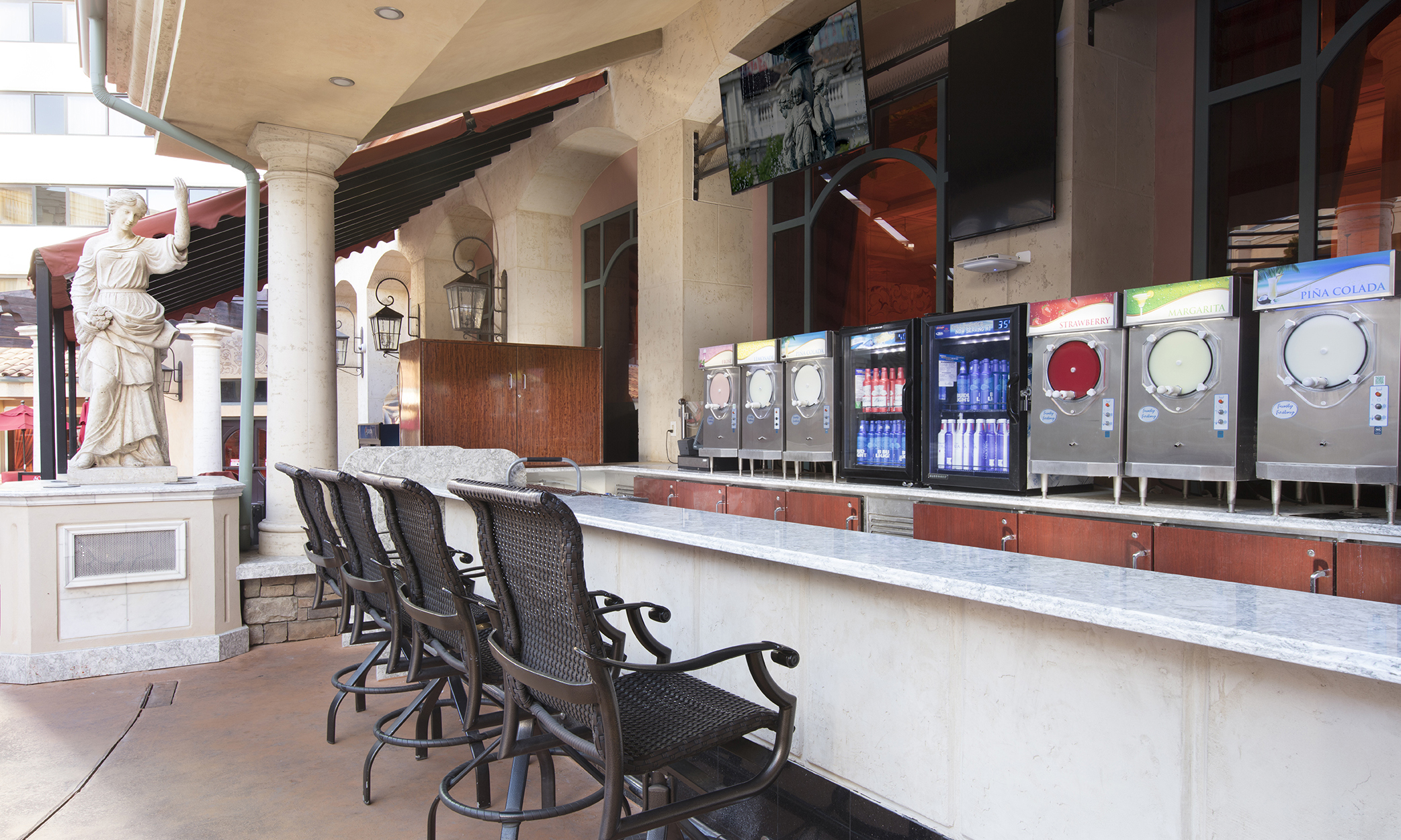 Sole Poolside Peppermill Reno Lounges