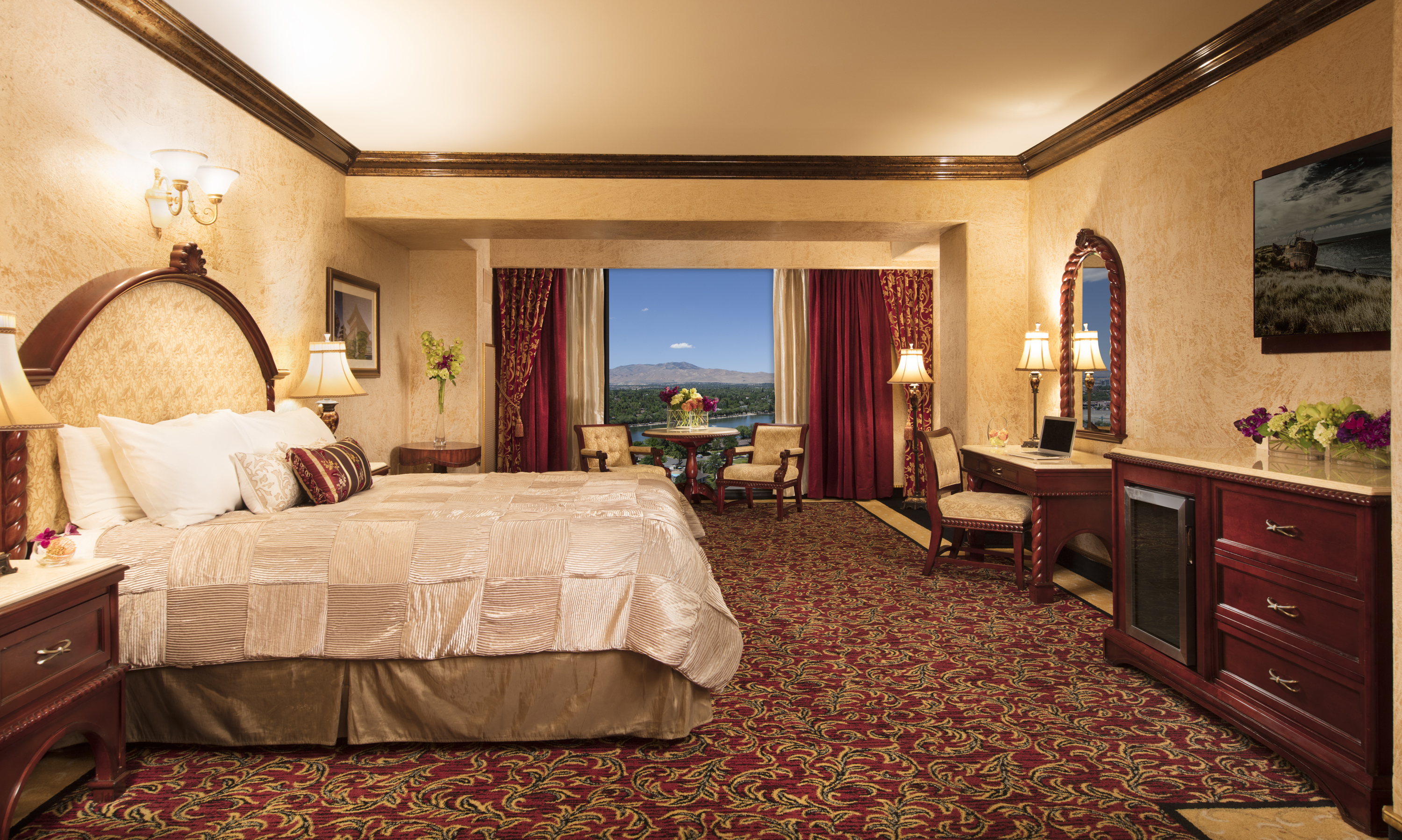 Tuscany Villa Suite | Peppermill Resort Hotel, Reno